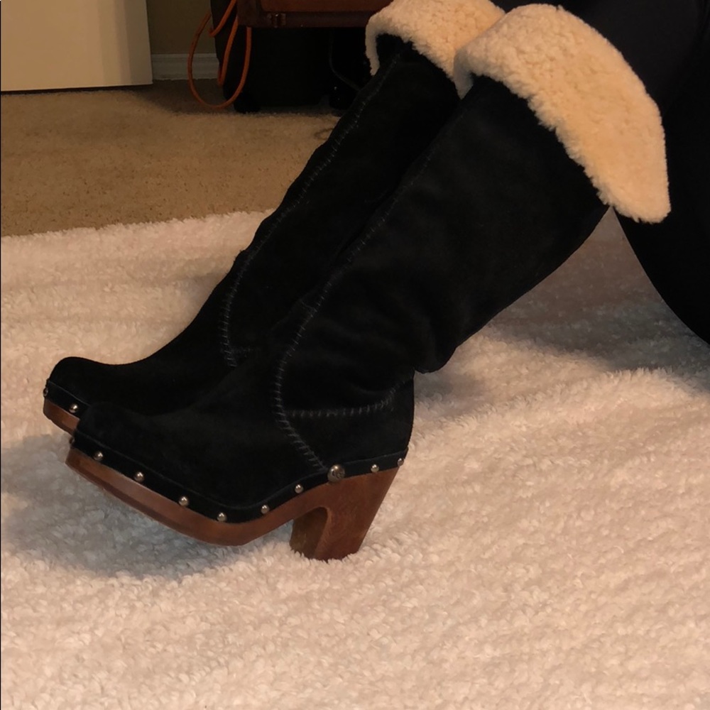 UGG Australia Women’s Lillian black suede boot.